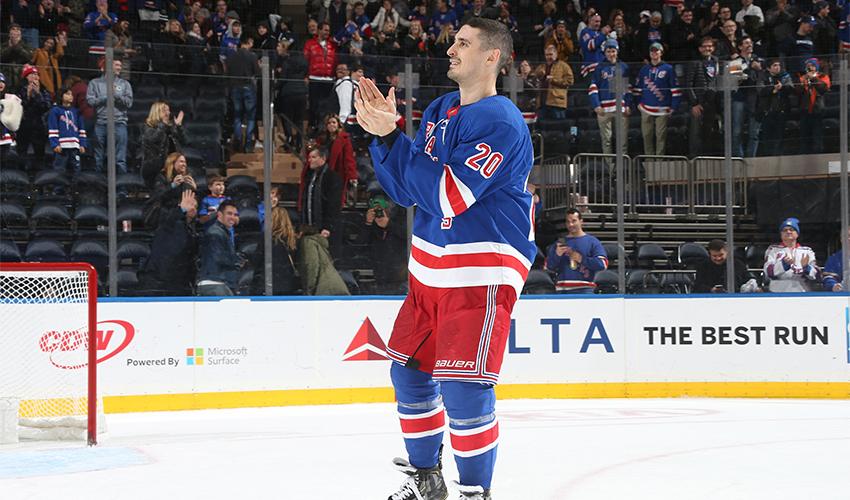 Une autre équipe dans le DERBY Chris Kreider...