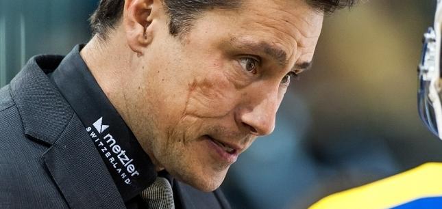 Guy Boucher recommence à LICHER les joueurs du CH.