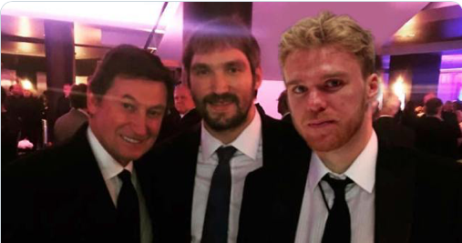 Alex Ovechkin fait un PIED de NEZ à Sidney Crosby...