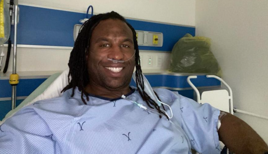 Des CAVES traitent Georges Laraque de FAKEUX...