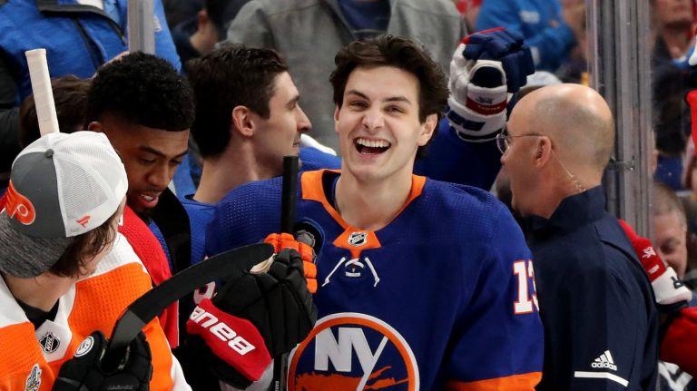 L'OFFRE HOSTILE que Marc Bergevin déposera à Mathew Barzal...