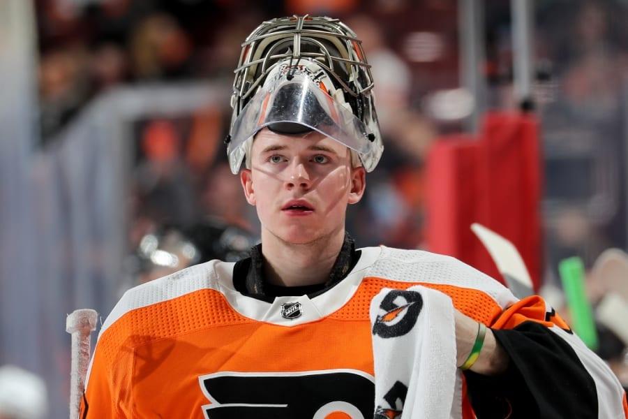 Carter Hart BLESSÉ...la CHIENNE à Philadelphie...