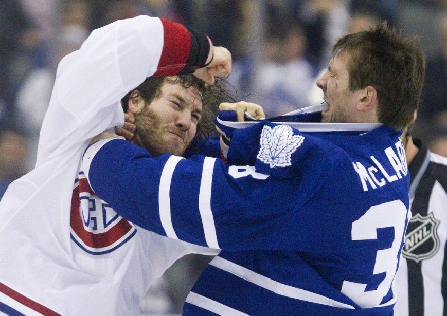 Brandon Prust encourage les joueurs de Columbus à DÉTRUIRE le vestiaire des Leafs!!!!