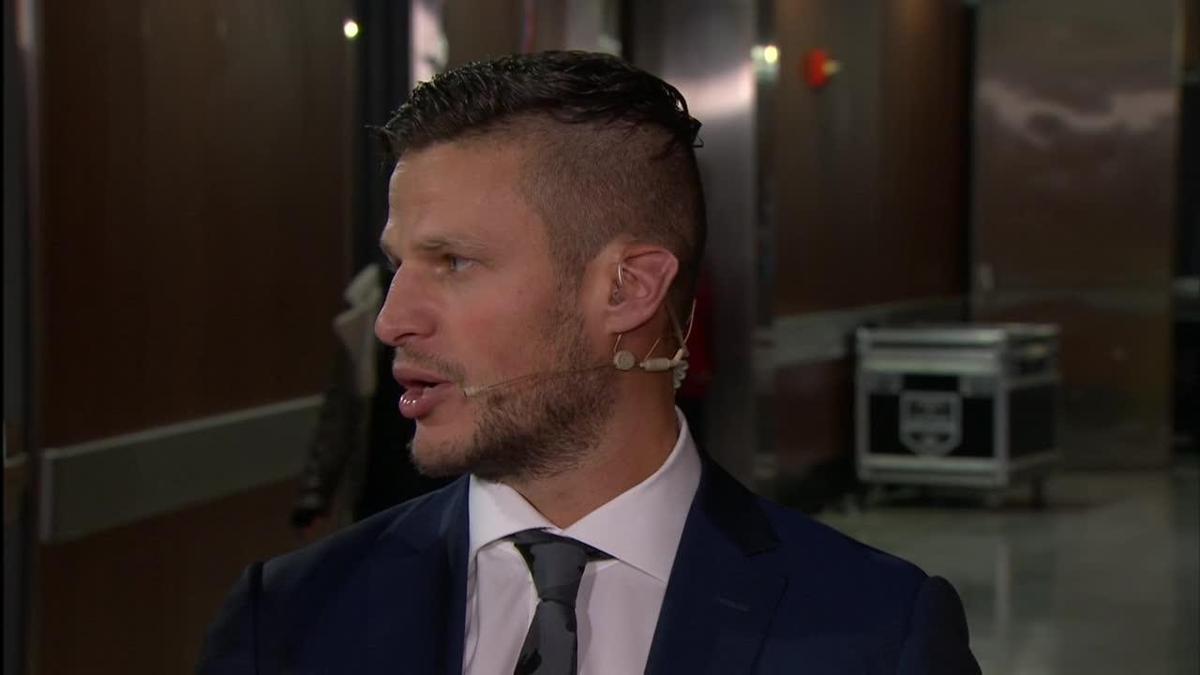 HAHA...Kevin Bieksa dit n'importe quoi à Sportsnet...