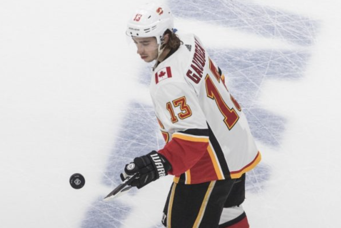 Le DG des Flames en FURIE contre Johnny Gaudreau...