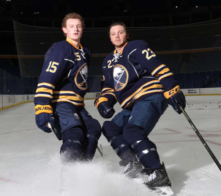 De la TENSION entre Jack Eichel et Sam Reinhart...