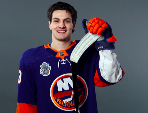 Le CH ne serait pas la seule équipe qui songe à soumettre une OFFRE HOSTILE à Mathew Barzal....