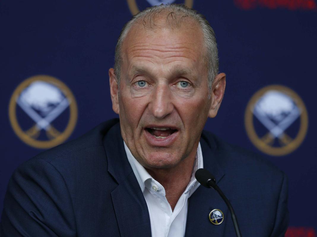 Le coach des Sabres va le regretter...