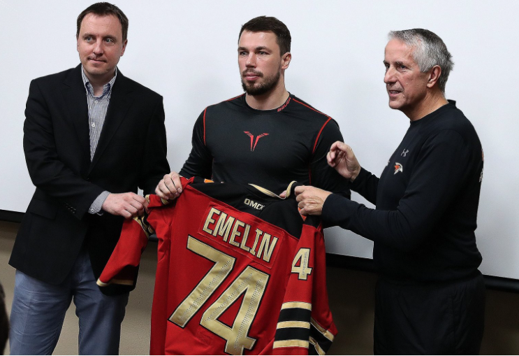 Bob Hartley et Alexei Emelin dans la M....