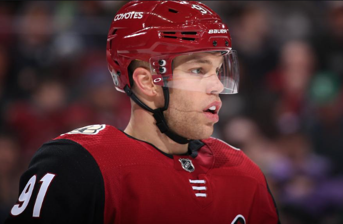 L'agent de Taylor Hall VISE les RUMEURS sur les réseaux sociaux...