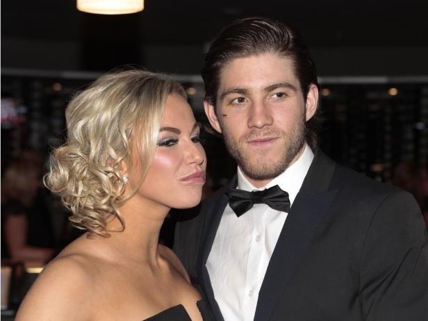 Mike Hoffman le PLAN B du CH: les femmes des joueurs ont PEUR...