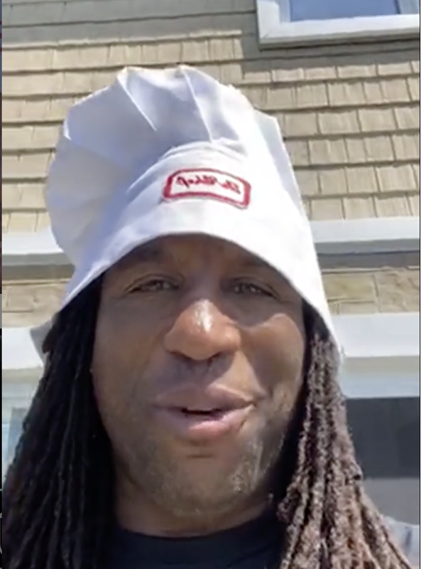 HAHA...Georges Laraque fait encore rire de lui...