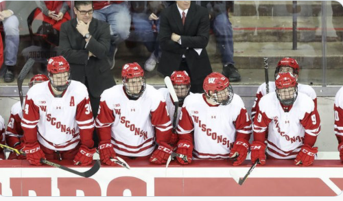 Le coach de Cole Caufield en TABARN...contre TEAM CANADA...