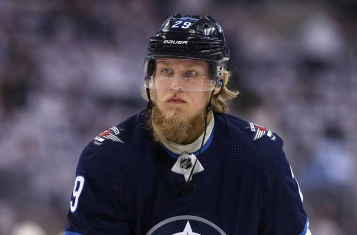 Patrik Laine continue d'ATTISER les RUMEURS....