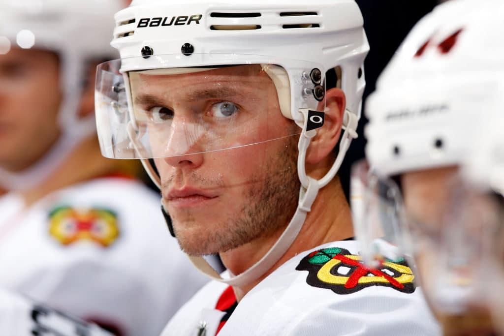 Jonathan Toews n'est pas atteint d'un CANCER ou d'une MALADIE GRAVE...