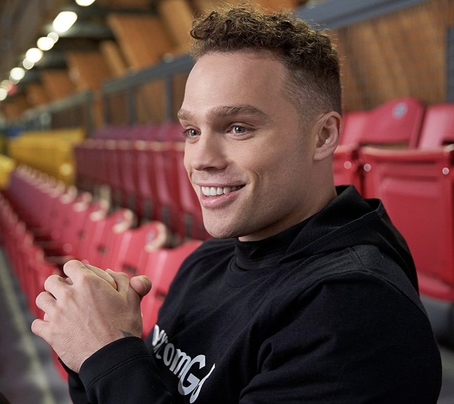 WOW...Au tour de Max Domi de sauter dans le tas...