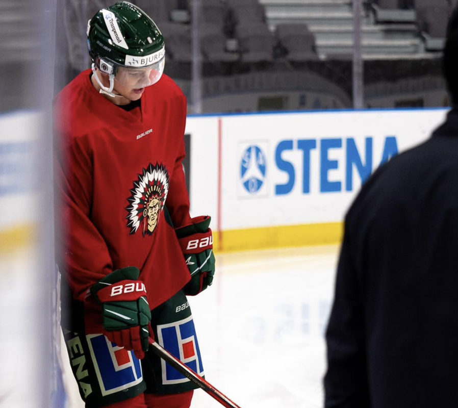 Ça pourrait coûter le saut à la LNH pour Mattias Norlinder...