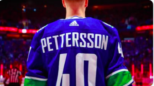 Elias Pettersson veut se faire ÉCHANGER..