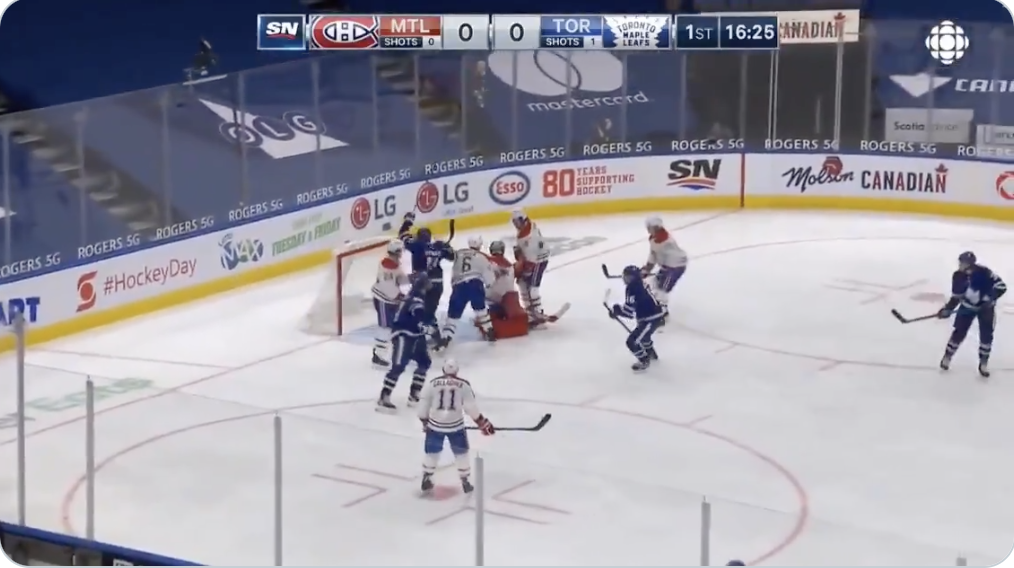 Danault humilié par Matthews !!!