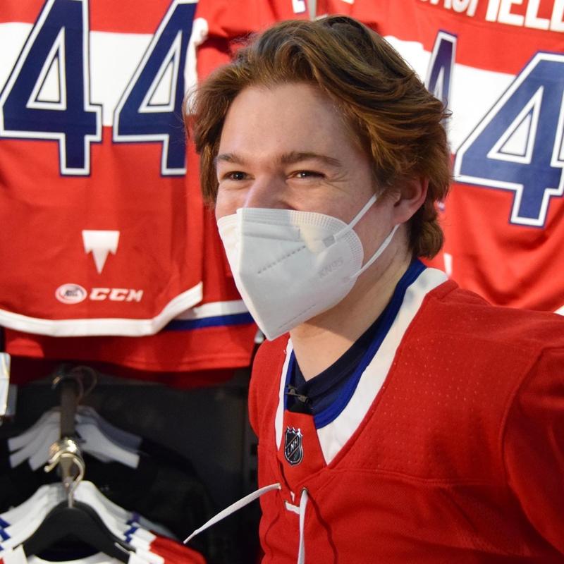 La promotion du chandail du Rocket, de Cole Caufield...