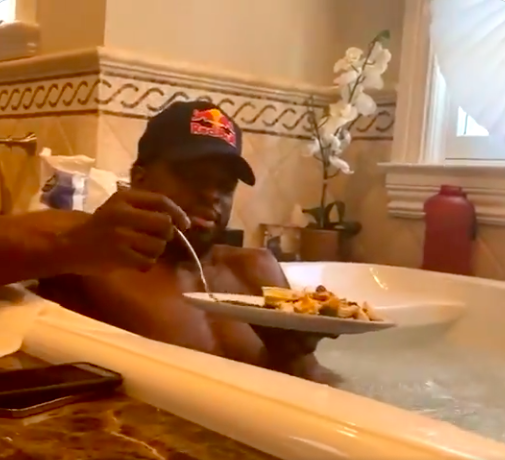 PK Subban fait son FRAÎCHIER dans son JACUZZI...