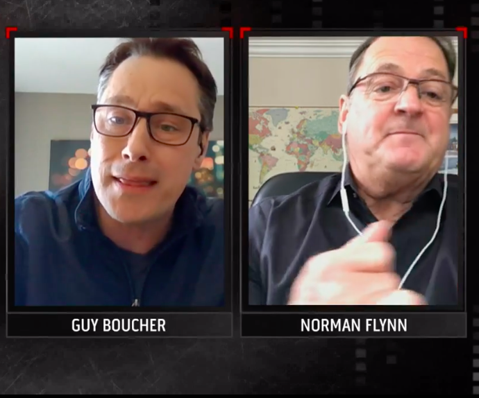 Vidéo: Norman Flynn PÈTE une COCHE sur Guy Boucher!!!!