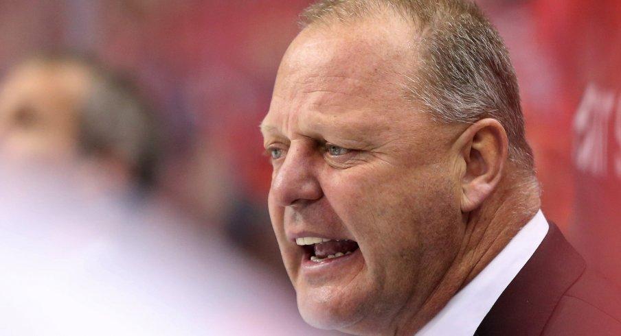 Gerard Gallant est en train de CHOKER SOLIDE...