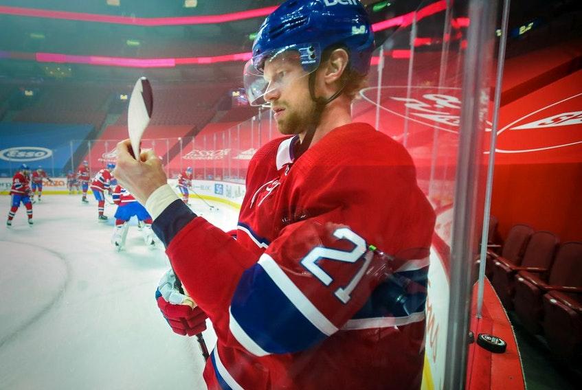 On espère que la famille d'Eric Staal ne va pas sur les réseaux sociaux...