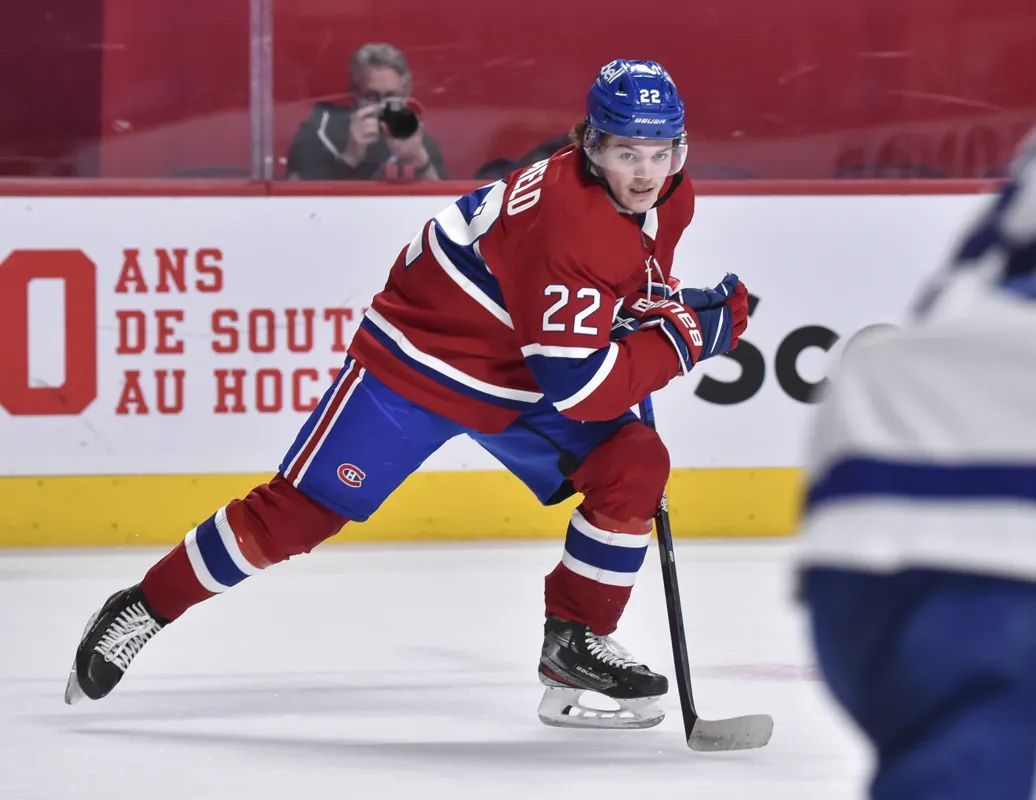 Pas seulement à cause de son numéro, Cole Caufield comparé...