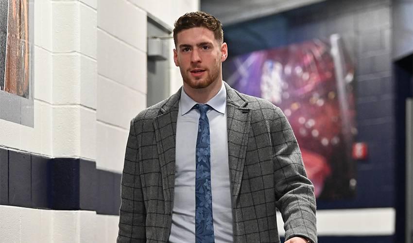 Pierre-Luc Dubois est en train de CHOKER SOLIDE à Winnipeg...