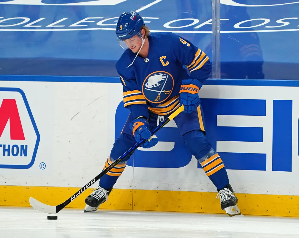 AYOYE...Un DEAL serait en place pour Jack Eichel...