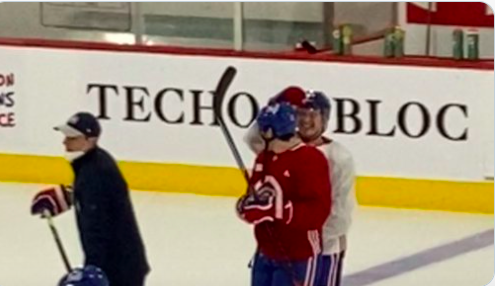 Cole Caufield et Brendan Gallagher sont aussi proches...parce que...