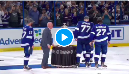 Le Lightning touche le trophée PRINCE-DE-GALLES...