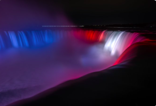 Les CHUTES NIAGARA aux couleurs de Montréal..