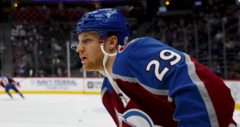 Nathan MacKinnon DÉTRUIT par son COACH.