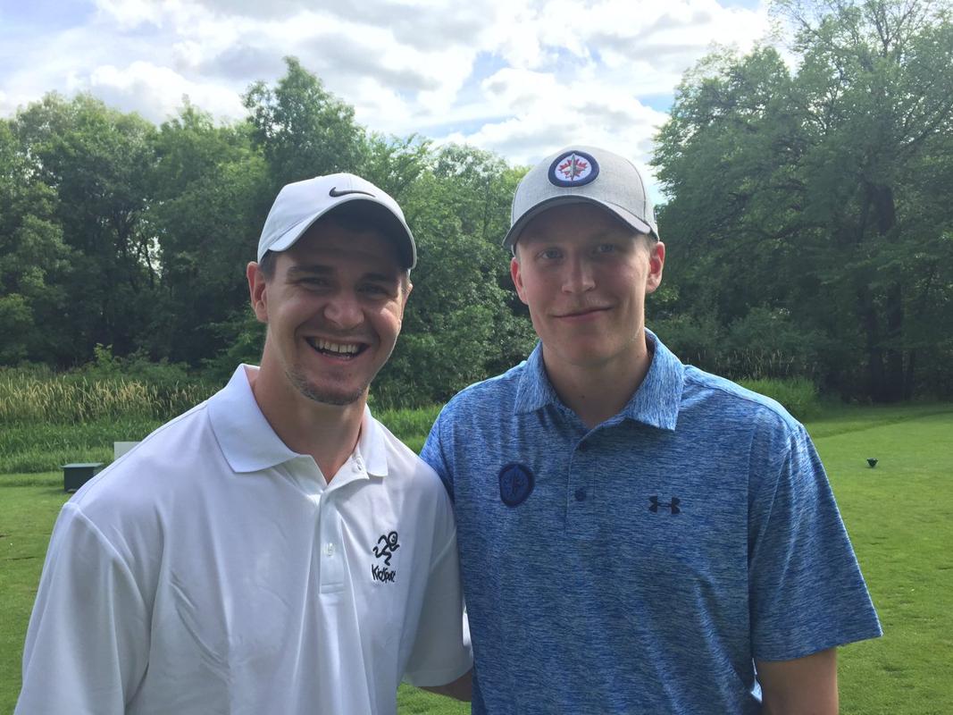 Patrik Laine traite Mark Scheifele de TROU...