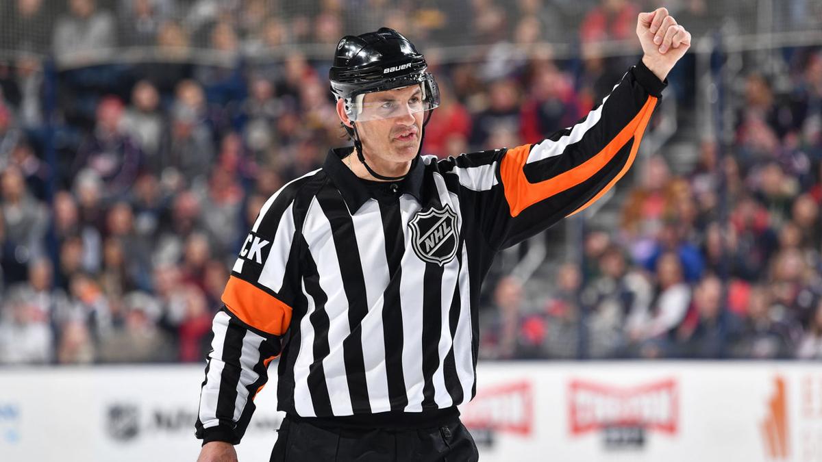 Pourquoi la LNH a tassé son meilleur arbitre ?