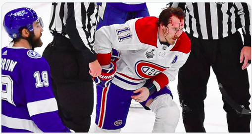 Tous les journalistes aux pieds de Brendan Gallagher...