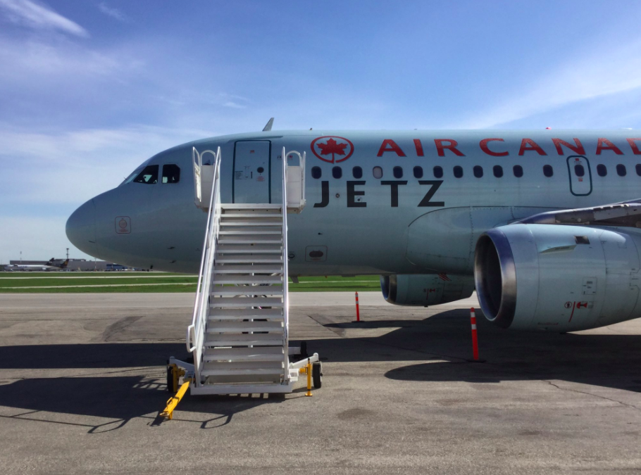 Voici l'avion qui a mené le CH à Winnipeg.