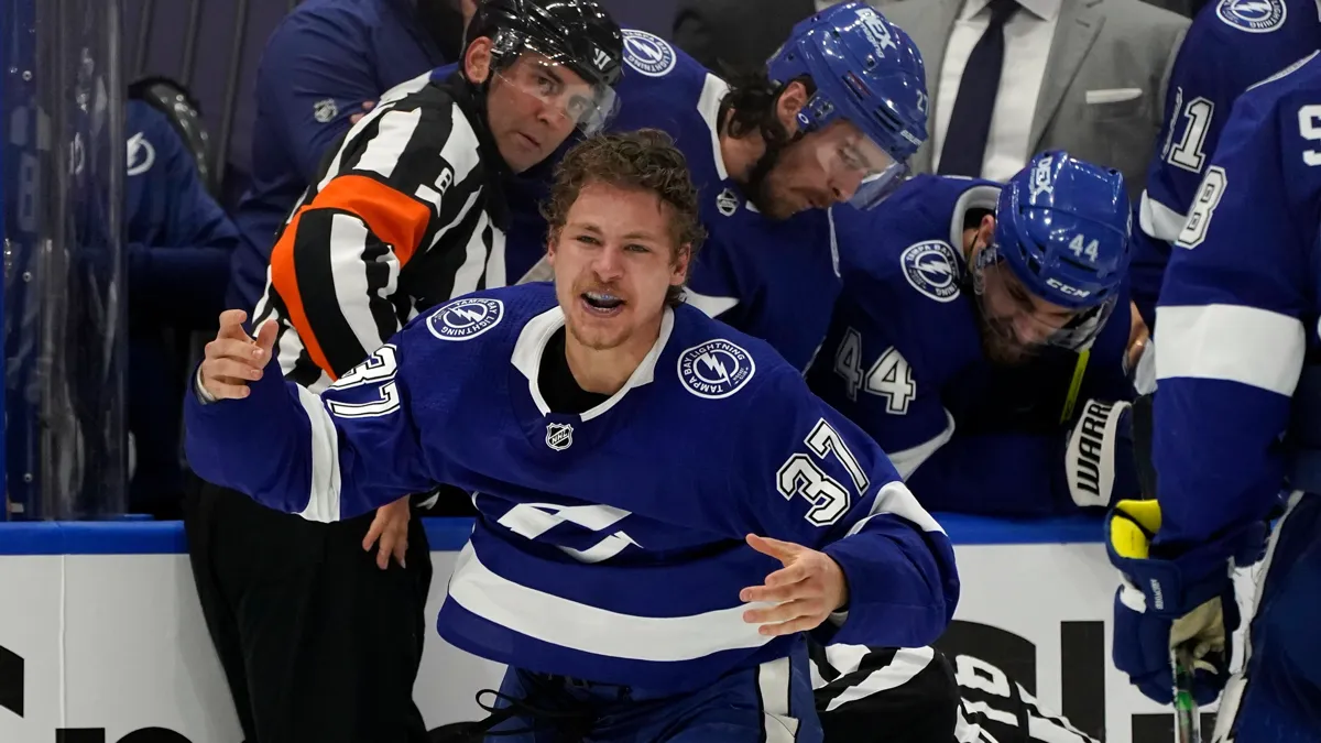 Comme PRÉVU BABY!!!! Yanni Gourde à Seattle!!!