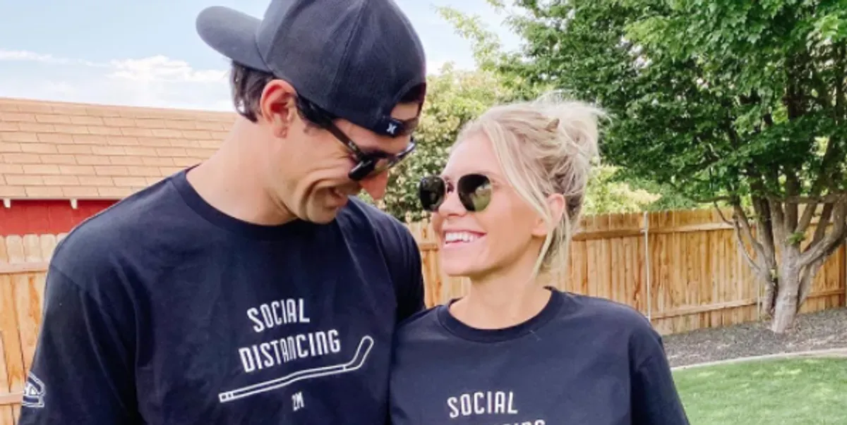 La femme de Carey Price veut DÉTOURNER l'ATTENTION sur elle..