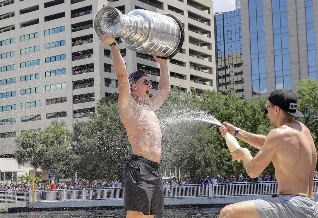 Les CÔLONS du Lightning ont tout pété la coupe...