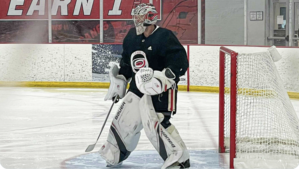 HAHA...Cam Ward prépare son retour au jeu...