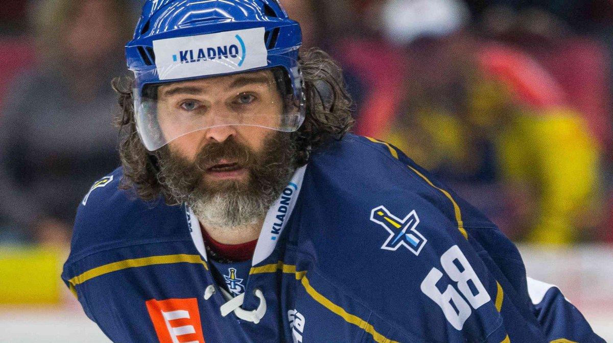 Jaromir Jagr...est OBLIGÉ de continuer à jouer!!! AYOYE!!