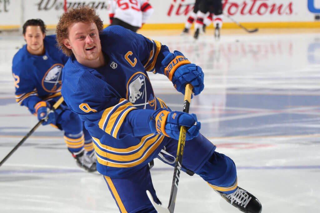 SACRIFIER 2 ou 3 choix de première ronde pour Jack Eichel...