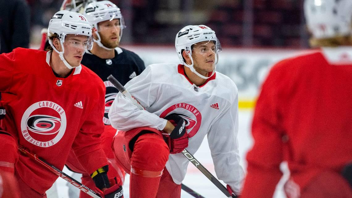 Kotkaniemi apporte déjà de la frustration en Caroline...