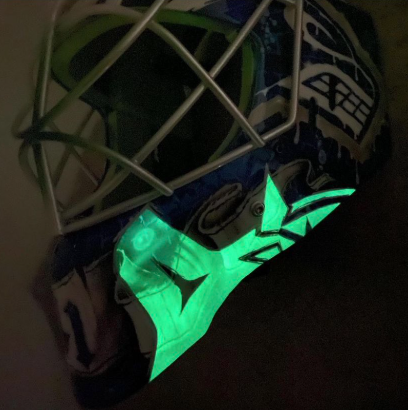 Le casque de Jaroslav Halak....Va 