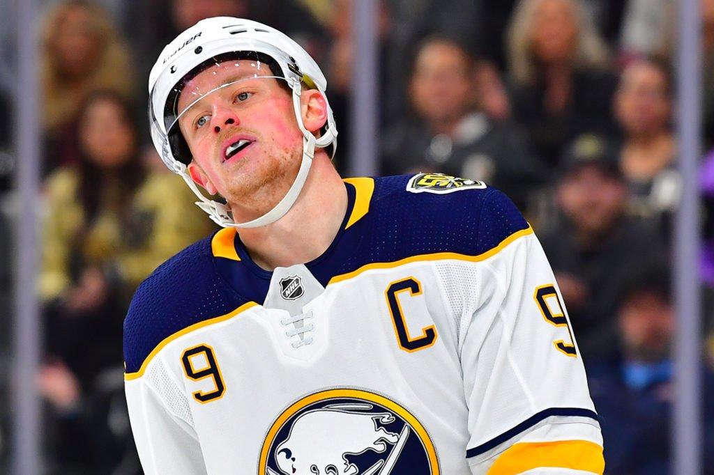 Elliotte Friedman rajoute 2 équipes au derby Jack Eichel...