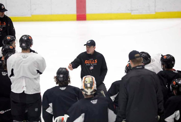 Joël Bouchard n'a jamais ACCEPTÉ de ne pas être nommé COACH en CHEF du Canadien de Montréal..