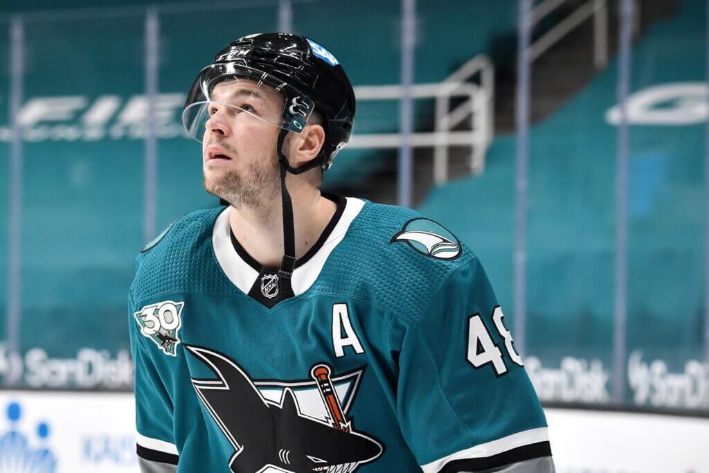 WOW...Tomas Hertl rejette les Sharks !!!